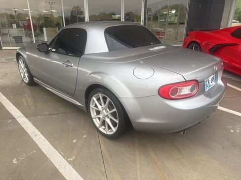 Used 2010 MAZDA MX-5 Miata Touring w/ Appearance Pkg image 3