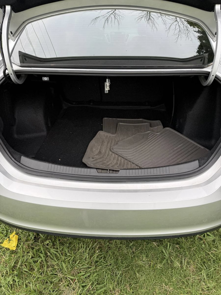 Used 2019 Chevrolet Malibu LS FWD image 9