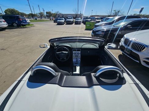 Used 2006 Chrysler Crossfire Limited RWD image 14
