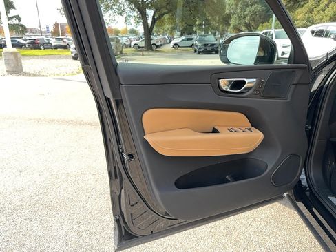 Used 2020 Volvo XC60 T5 Inscription image 9