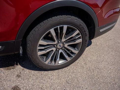 Used 2018 Ford Explorer Platinum AWD/4WD image 11