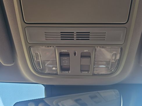 Used 2018 Honda Accord EX-L image 33