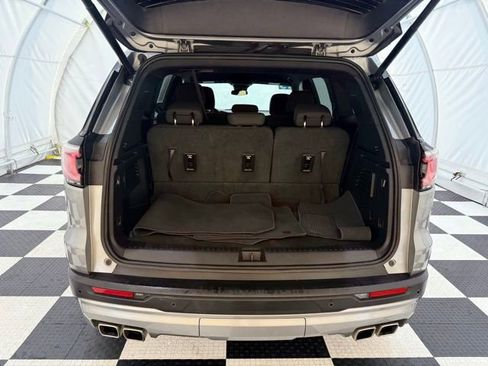 Used 2025 GMC Acadia Elevation image 4