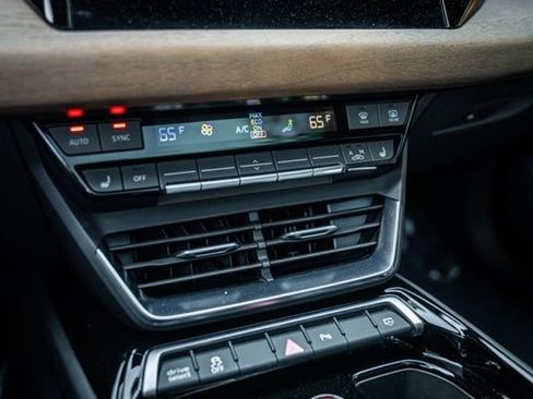 Used 2022 Audi e-tron GT Premium Plus image 35