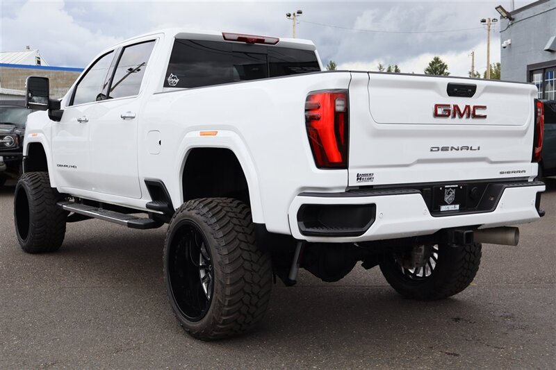 Used 2025 GMC Sierra 3500 Denali w/ Denali Reserve Package AWD/4WD image 3