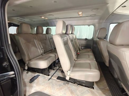 Used 2019 Nissan NV 3500 SL image 20
