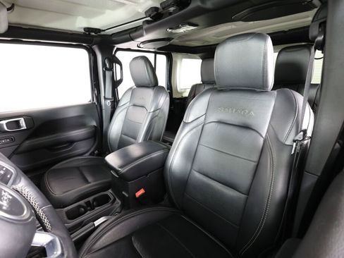 Used 2019 Jeep Wrangler Unlimited Sahara AWD/4WD image 11