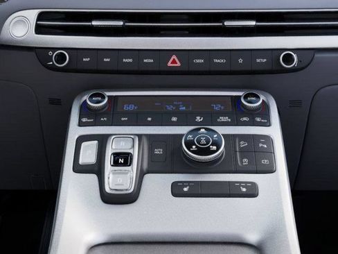 Certified 2025 Hyundai Palisade SEL AWD/4WD image 16