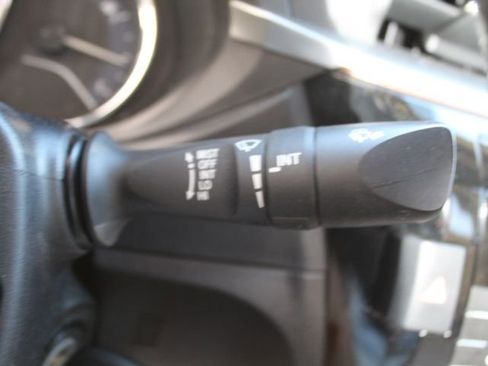 Used 2014 Toyota Corolla LE image 19