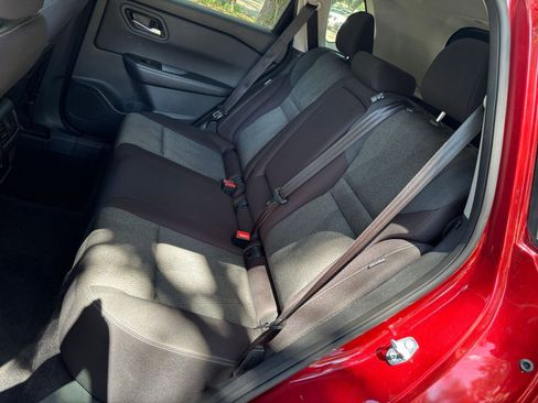 Used 2025 Nissan Rogue SV AWD/4WD image 40