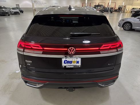 Certified 2024 Volkswagen Atlas Cross Sport SE AWD/4WD image 8