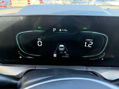 Used 2024 Kia Telluride S w/ S Sunroof Package image 8