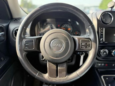 Used 2016 Jeep Patriot High Altitude AWD/4WD image 24