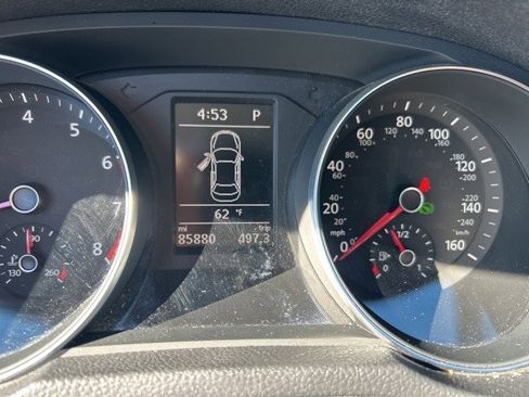 Used 2018 Volkswagen Passat 2.0T R-Line image 12