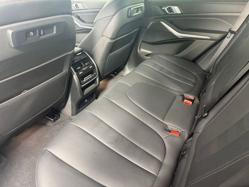 Used 2022 BMW X5 xDrive40i w/ M Sport Package image 10