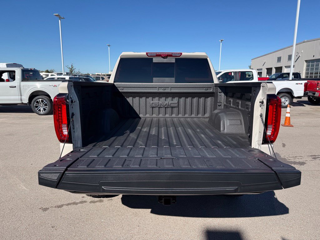 Used 2026 GMC Sierra 1500 AT4X w/ LPO, Black Badging Package AWD/4WD image 37