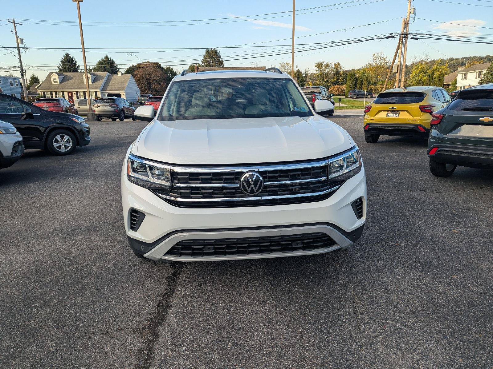 Used 2023 Volkswagen Atlas SE AWD/4WD image 2