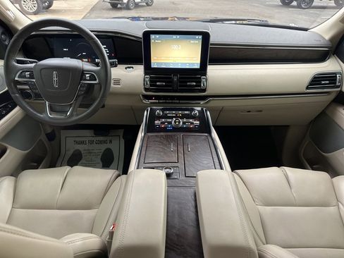 Used 2020 Lincoln Navigator Reserve w/ Luxury Package image 10