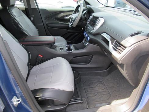 Certified 2024 GMC Terrain SLE w/ Driver Convenience Package image 9