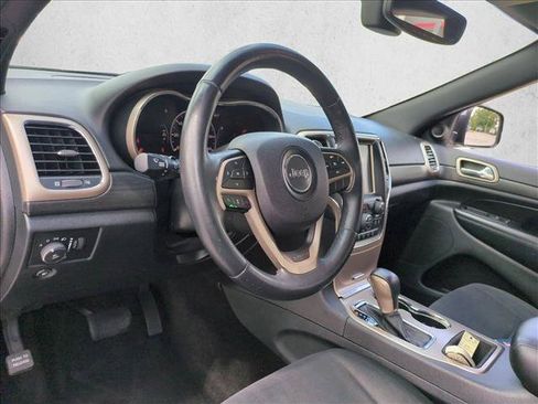 Used 2017 Jeep Grand Cherokee Laredo w/ Quick Order Package 2BE RWD image 10