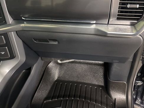 Used 2022 Ford F150 Lariat w/ Max Trailer Tow Package image 30