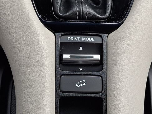 Certified 2024 Honda HR-V LX image 24