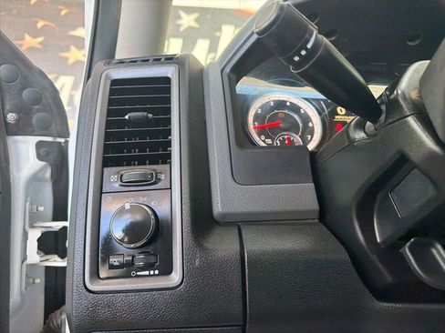 Used 2016 RAM 3500 Tradesman w/ Power & Remote Entry Group image 10