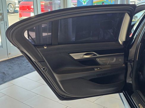 Used 2021 BMW M760i xDrive AWD/4WD image 63