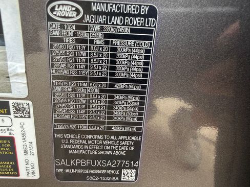 Used 2025 Land Rover Range Rover Long Wheelbase SE AWD/4WD image 36
