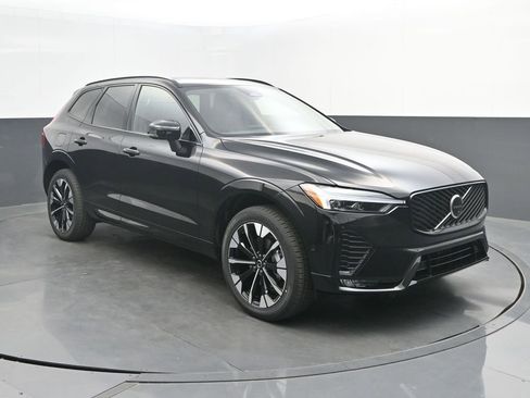 New 2026 Volvo XC60 B5 Plus w/ Climate Package AWD/4WD image 9