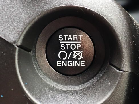 Used 2019 Jeep Compass Latitude FWD image 52