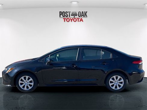 Used 2025 Toyota Corolla LE image 4