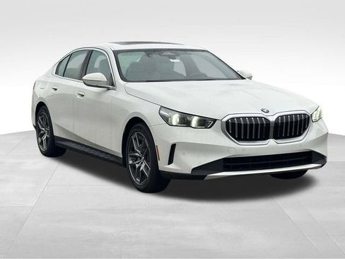 New 2026 BMW 530i xDrive w/ Premium Package image 1