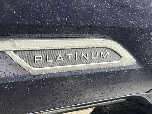 Used 2025 Toyota Sequoia Platinum AWD/4WD image 6