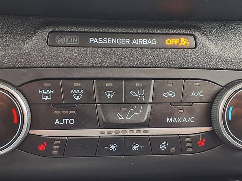 Used 2025 Ford Escape Active w/ Cold Weather Package FWD image 10