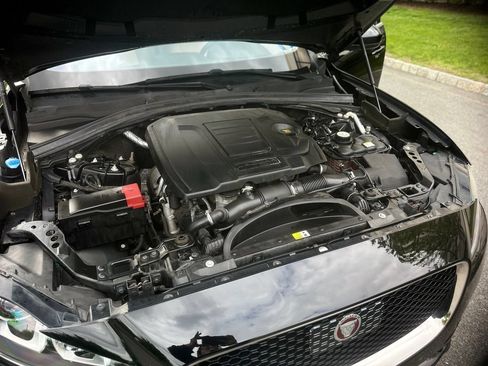 Used 2020 Jaguar F-PACE Premium AWD/4WD image 34