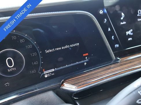Used 2024 Cadillac Escalade Premium Luxury RWD image 29