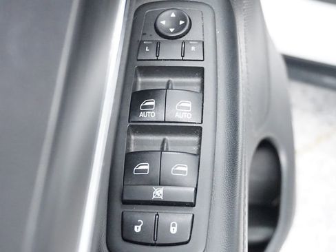 Certified 2019 Jeep Grand Cherokee Limited w/ Luxury Group II image 36