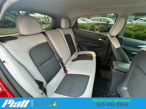 Used 2018 Chevrolet Bolt LT FWD image 37