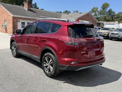 Used 2018 Toyota RAV4 XLE FWD image 8