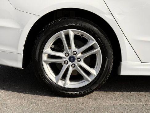 Used 2018 Ford Fusion SE w/ Equipment Group 602A FWD image 6
