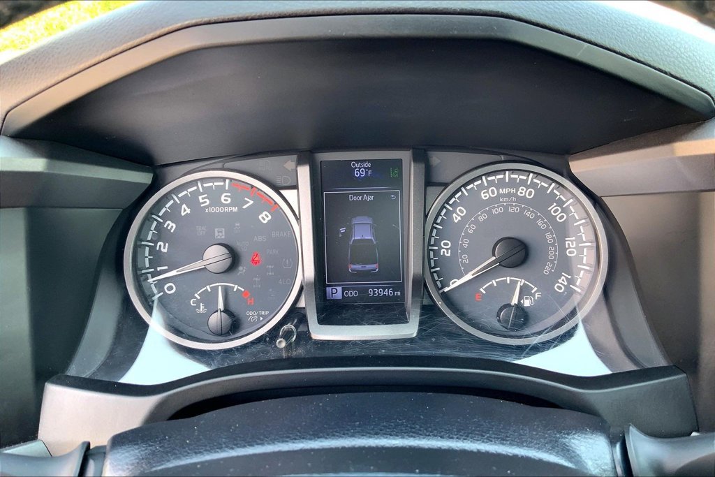 Used 2020 Toyota Tacoma TRD Sport w/ Exterior Package AWD/4WD image 18