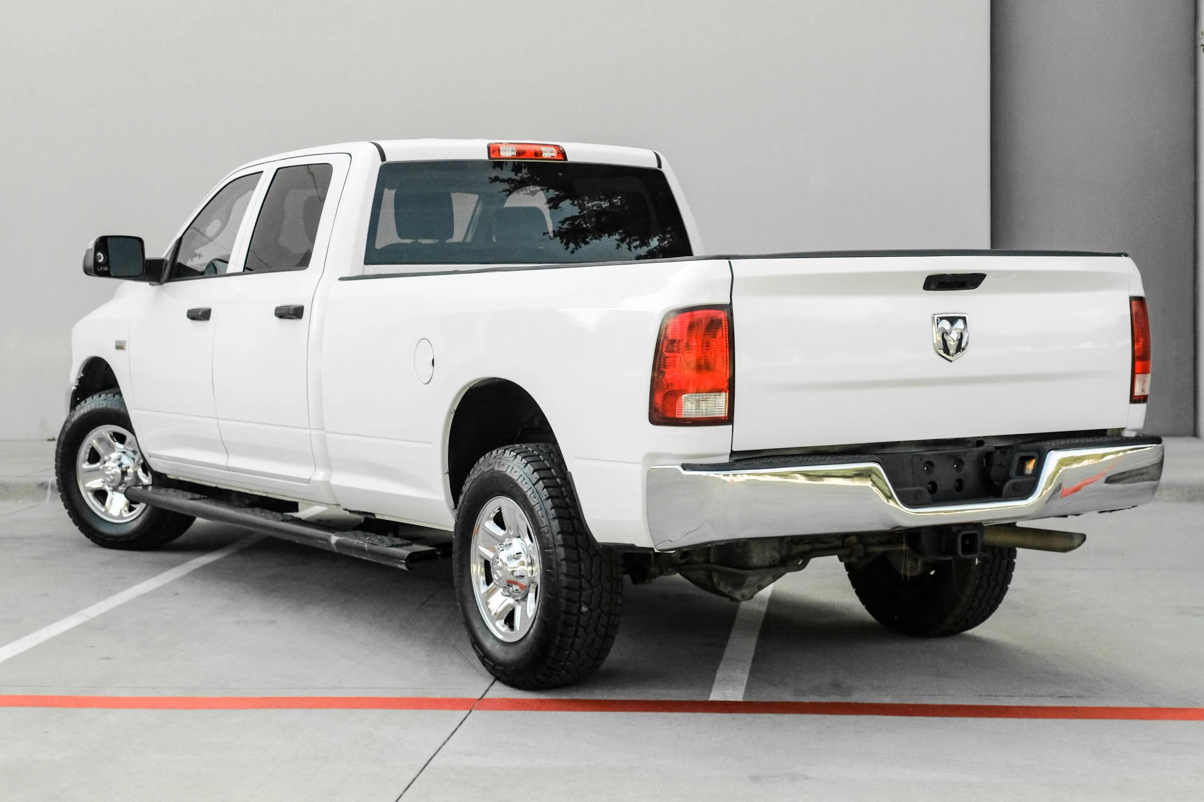 Used 2016 RAM 2500 Tradesman w/ Chrome Appearance Group RWD image 9