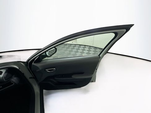 Used 2025 Kia K4 LXS image 31