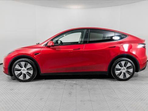 Used 2023 Tesla Model Y Long Range image 3