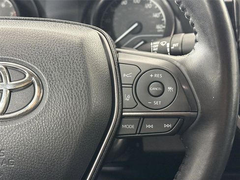 Used 2021 Toyota Camry SE FWD image 17