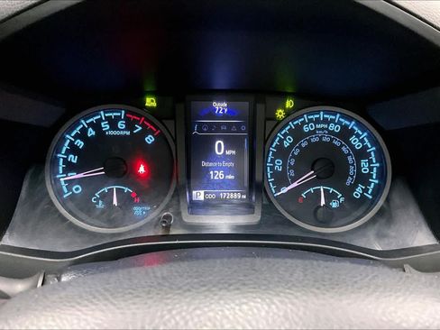 Used 2018 Toyota Tacoma TRD Off-Road AWD/4WD image 22
