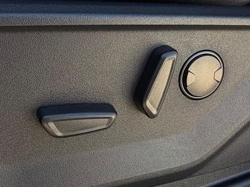 New 2026 Ford F250 Lariat w/ Black Appearance Package image 5