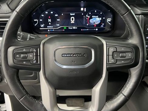 Used 2022 GMC Yukon XL Denali image 26