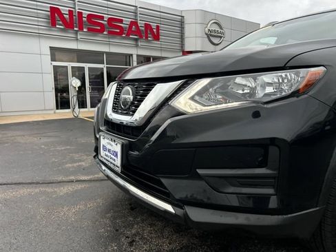 Used 2019 Nissan Rogue SV w/ Premium Package AWD/4WD image 16